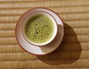 Thé vert rafraîchissant au concombre, carotte et orange