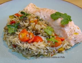 Pavés de saumon, riz à la tapenade et tomates cerises