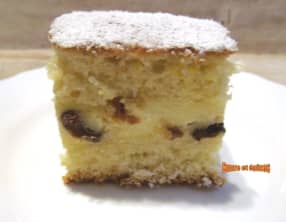 Gâteau fourré à la ricotta et aux raisins secs