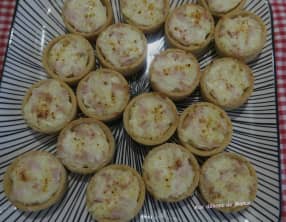 Tartelettes apéritives au St-Môret, Cantal et dinde