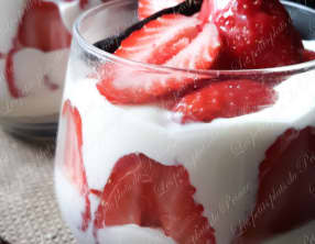 Petits plaisirs fraisiers rouges et sucrés