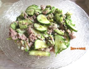 Salade de thon aux avocats et concombres