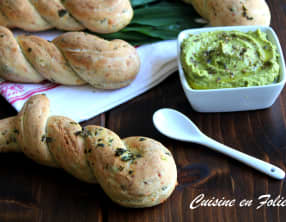 Pain apéritif à l’ail des ours