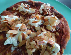 Omelette au miel et fromage de chèvre