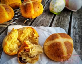 Hot cross buns