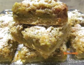 Carrés à la rhubarbe avec streusel