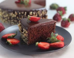 Délicieux gâteau aux fraises et au chocolat