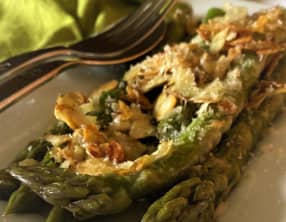 Asperges vertes rôties au parmesan