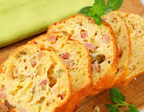 Cake au jambon et olives