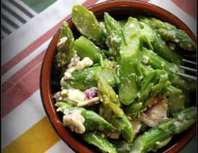 Salade d'asperges vertes à la feta et au citron