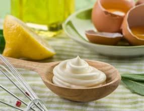 Comment préparer une mayonnaise sans moutarde ?