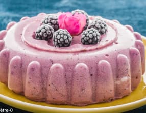 Semoule au coulis de cassis