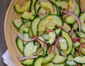 Salade de concombre, ail et gingembre, d'Ottolenghi