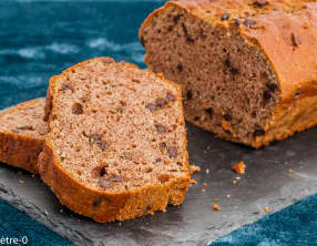 Gâteau du matin épeautre, noisettes et chocolat