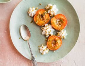Abricots rôtis, fleur d'oranger et pistache