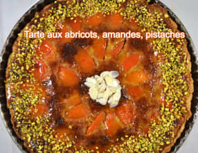Tarte aux abricots, amandes, pistaches