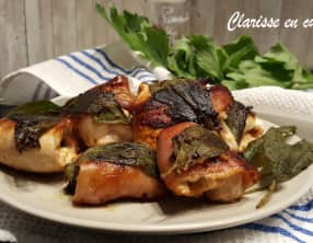 Escalopines de poulet aux feuilles de sauge rôties