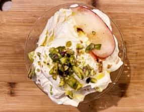 Pêche melba revisitée basilic et pistaches