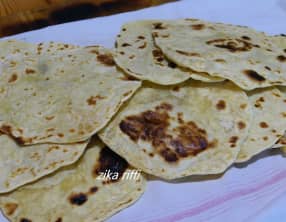 Pain plat égyptien moelleux