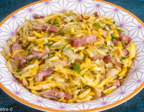 Salade de courgettes aux lardons et oignons nouveaux