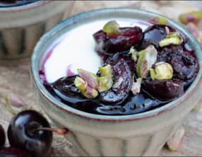 Mouhalabieh aux cerises confites à la badiane