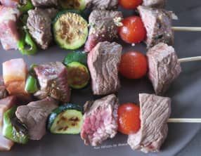 Brochettes de boeuf et légumes