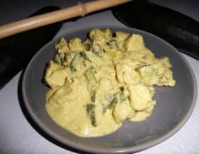 Poulet et courgette au curry et au lait de coco