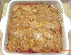 Cobbler aux prunes et pommes