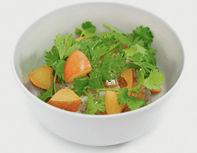 Ceviche de poisson blanc et prunes jaunes