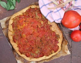 Tarte à la tomate et à la rhubarbe