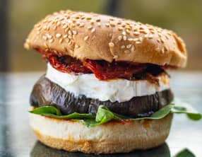 Burger végétarien à l'aubergine