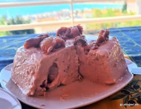 Blanc manger au yaourt grec et compotée de fruits