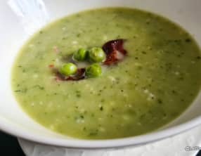 Velouté de courgette, petits pois et parmesan