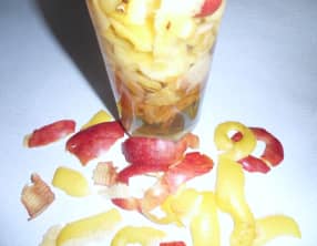 Vinaigre de cidre aux épluchures et trognons de pommes