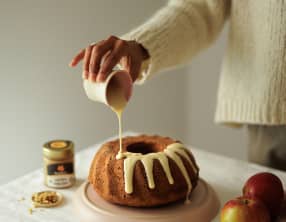 Gâteau bundt aux pommes, aux épices et à l’érable