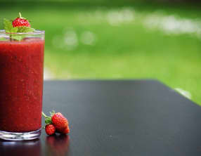 Jus de vitamine à l'orange et l'acérola