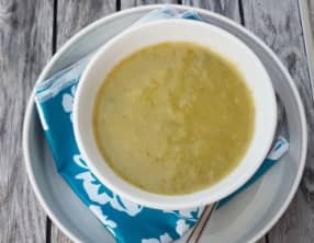 Velouté aux fanes de poireaux