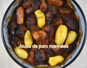 Joues de porc marinées