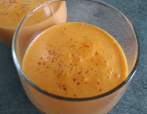 Soupe froide aux poivrons grillés