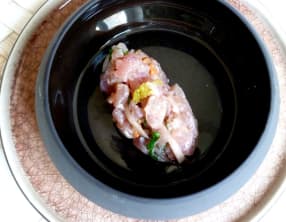 Tartare de thon et huile de tonka