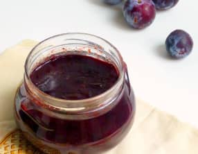 Confiture de prunes du jardin