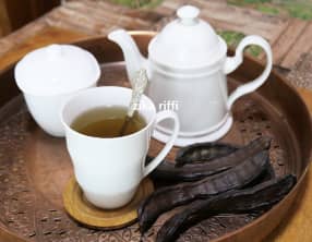 Tisane de caroube à la menthe poivrée