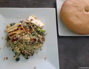 Couscous aux épinards et halloumi grillé