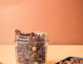 Granola au chocolat et noix de coco