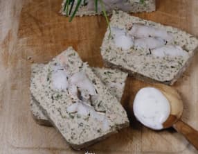 Terrine de poissons aux herbes, sauce au fromage blanc