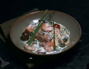 Saumon au lard crevettes et épinards