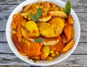 Couscous d'automne au poulet à la courge et au coing