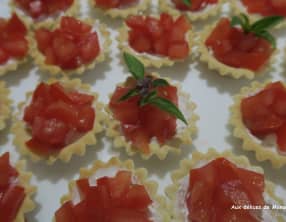 Tartelettes au chèvre frais et concassé de tomates