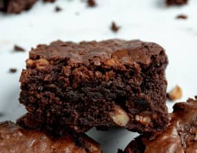 Brownie aux noix super moelleux et fondant