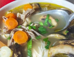Bouillon avec les restes de la dinde de Noël